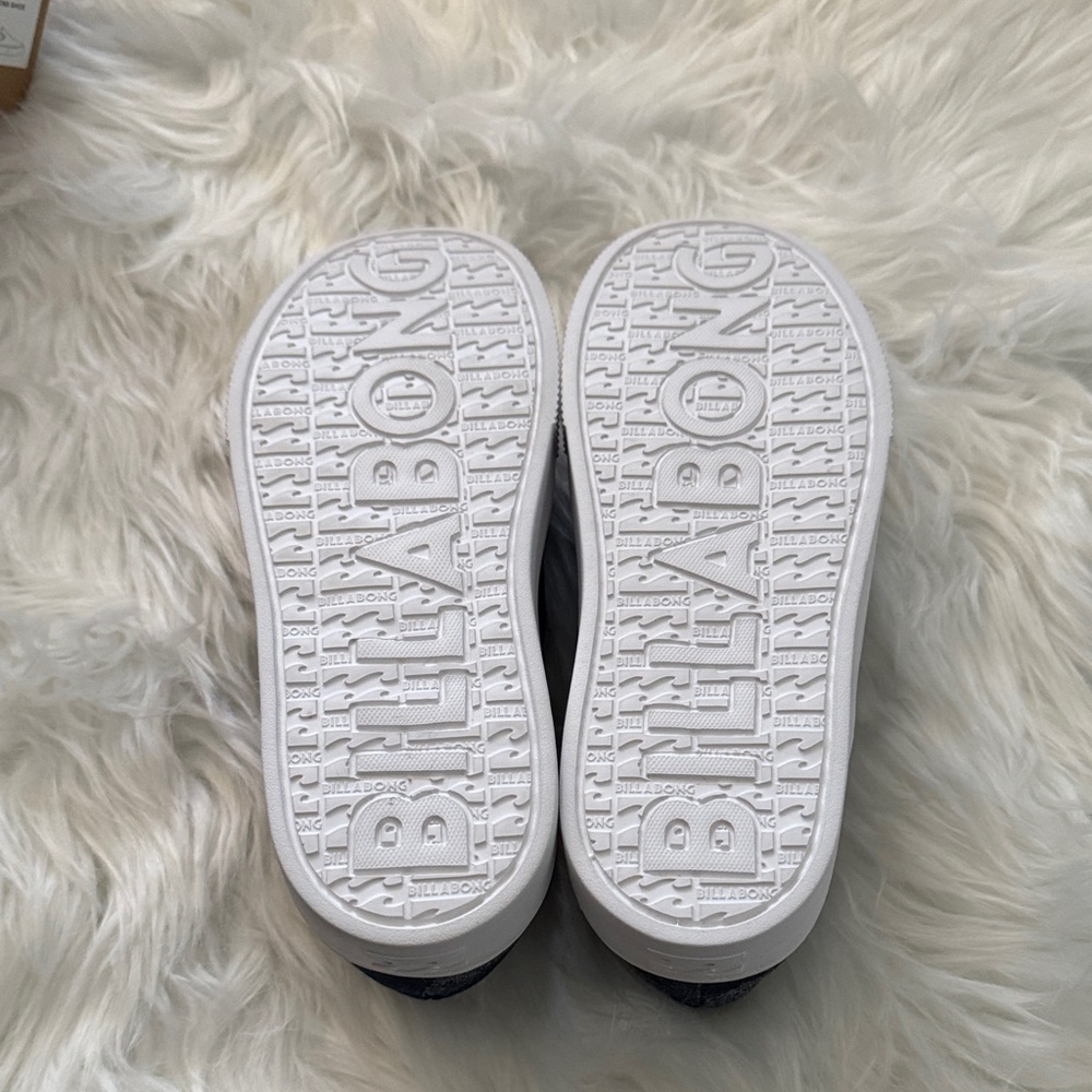 Billabong Women's Denim Blue Slip-On Sneakers - Picture 2 of 9